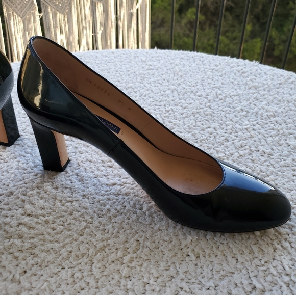 Stuart Weitzman Shoes - Stuart Weitzman Clasic Black Patent Pumps